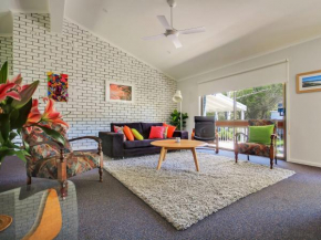 3 Minute Walk to Collingwood Beach Pet Friendly and Stylish